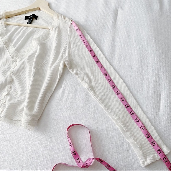 Off White Ribbed Lace Trimmed Cropped Top - Picture 4 of 8